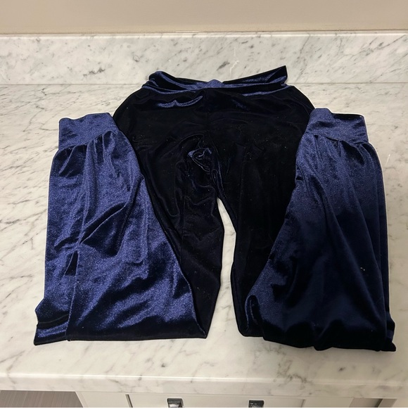 Laina Rauma Leisure Suit - Picture 5 of 6